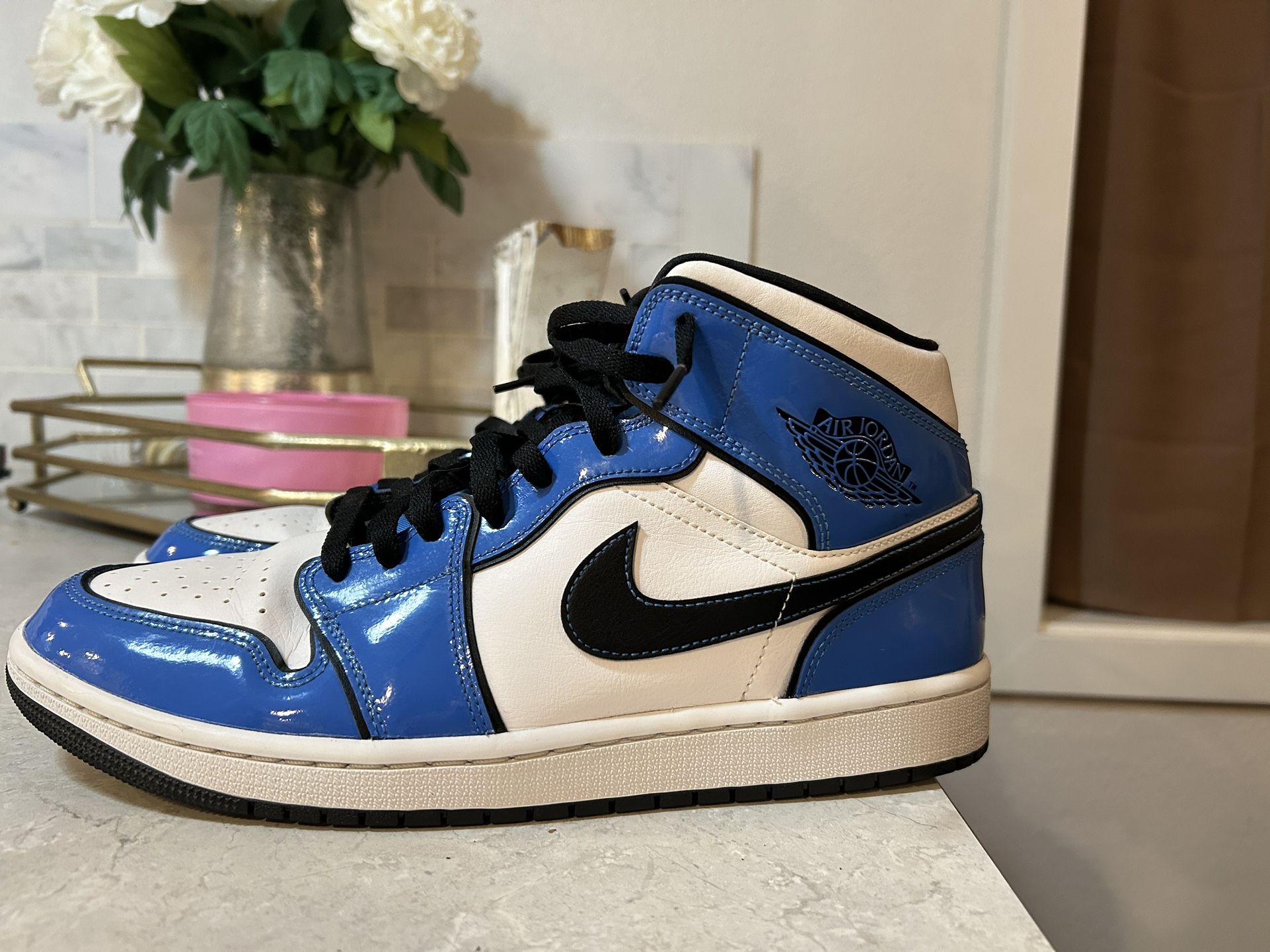 Jordan Men's 1 Mid SE Signal Blue/Black-White