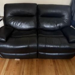 Electric Reclining Couch – Clean, Works Perfect – Very Comfortable