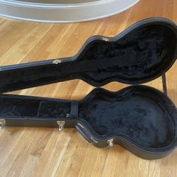 Excellent! Hollow Body Guitar Hard Case