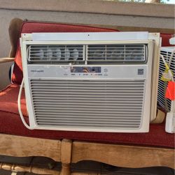 Window AC Unit 