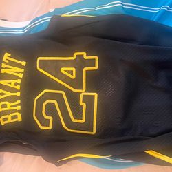 Kobe jersey xl