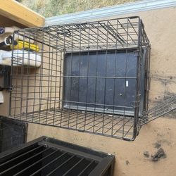 MEDIUM SIZE DOG CRATE.