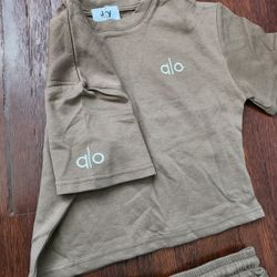 Alo Set New Crop Top And Joggers