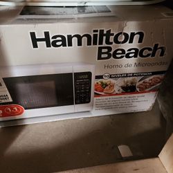 Hamilton Beach 1.1 Cubic Feet Countertop Microwave

