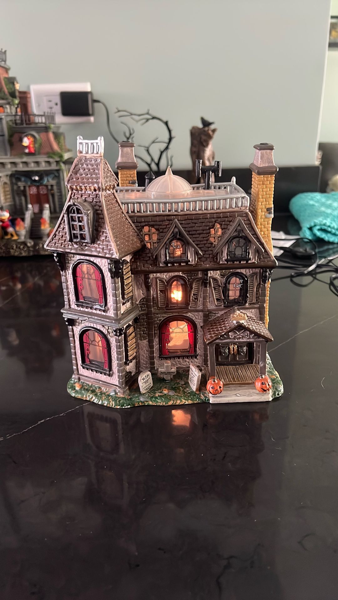 Lemax Spooky Town-The Alford Mansion (2002)