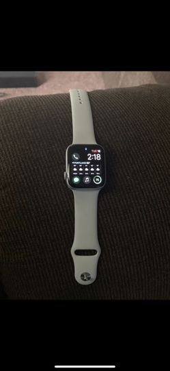 44mm series 4 Apple Watch ....LTE/GPS