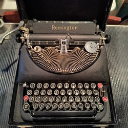 Vintage Remington Typewriter 
