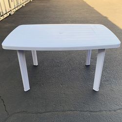 (Brand New) $19 Large Plastic Table Outdoor Furniture w/ Hole for Patio Umbrella 54x33x28 inches