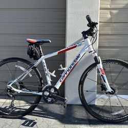 Cannondale Quick CX Medium Frame Shimano 27 speed Front Suspension Hydraulic Disc Brake Hybrid Bike