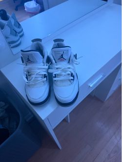 Jordan 4s