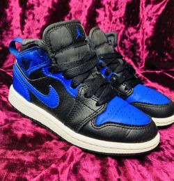 Jordan 1 Hyper Royal Gs 