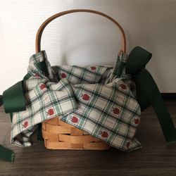 Longaberger Basket 1992 with A Plaid Apple Liner