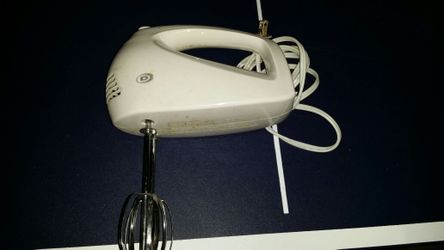 Hand mixer