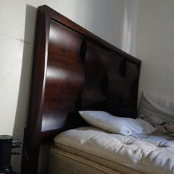 Queen.   Frame. Bed.        For