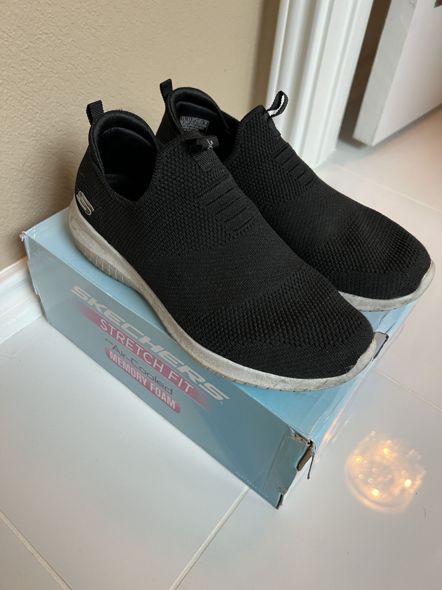 Sketchers Size 7.5
