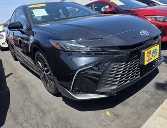 2025 Toyota Camry Hybrid
