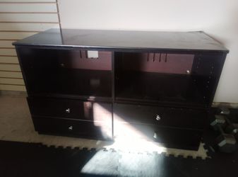 Free TV stand