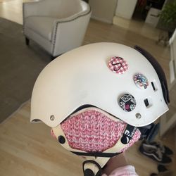 skiing/snowboard helmet 