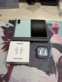 Samsung Galaxy Fold 8 Pistachio - 256 gb - Factory Unlocked + Extras!