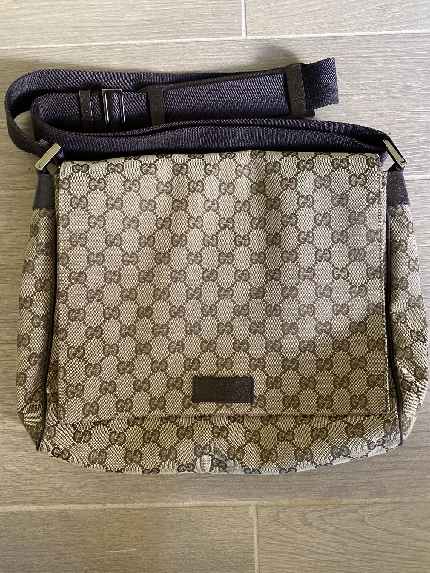Used Gucci Messenger Bag