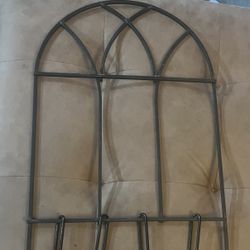 Decorative gothic-style arched metal garden trellis for climbing plants Plus Four Garden Anchors ! 