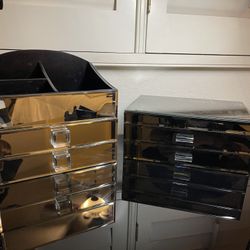 2 JEWELRY / MAKEUP STORAGES