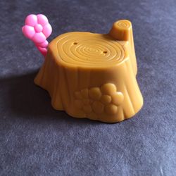 2006 Littlest Pet Shop LPS tree stump with pink flower. Cute cottagecore fairycore kidcore y2k 