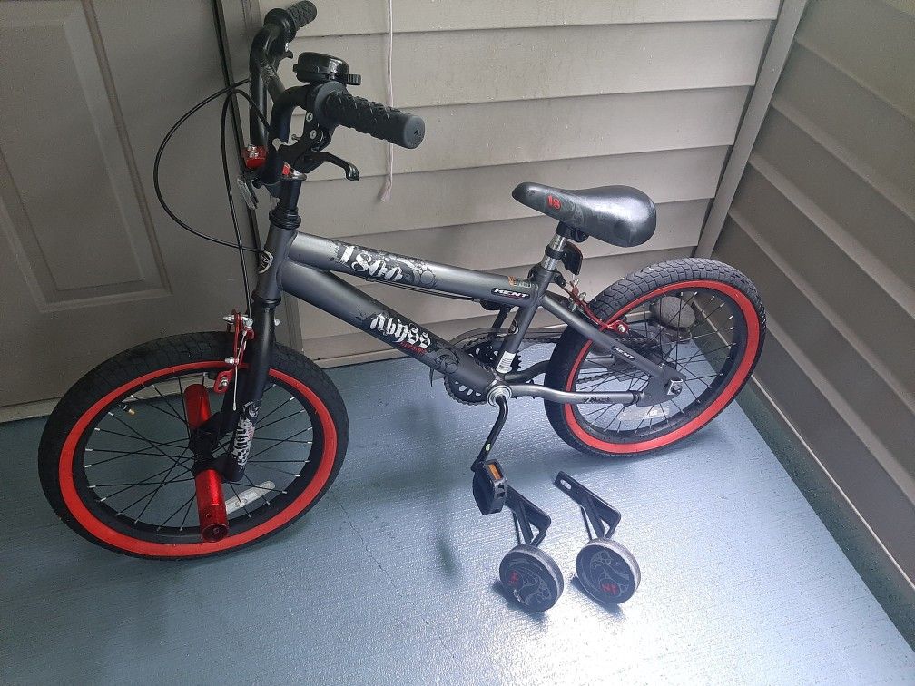 18" Wheels Kids Bike In Perfect Condition. 