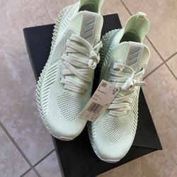 Adidas Alphaedge 4D - Size 7.5 - New