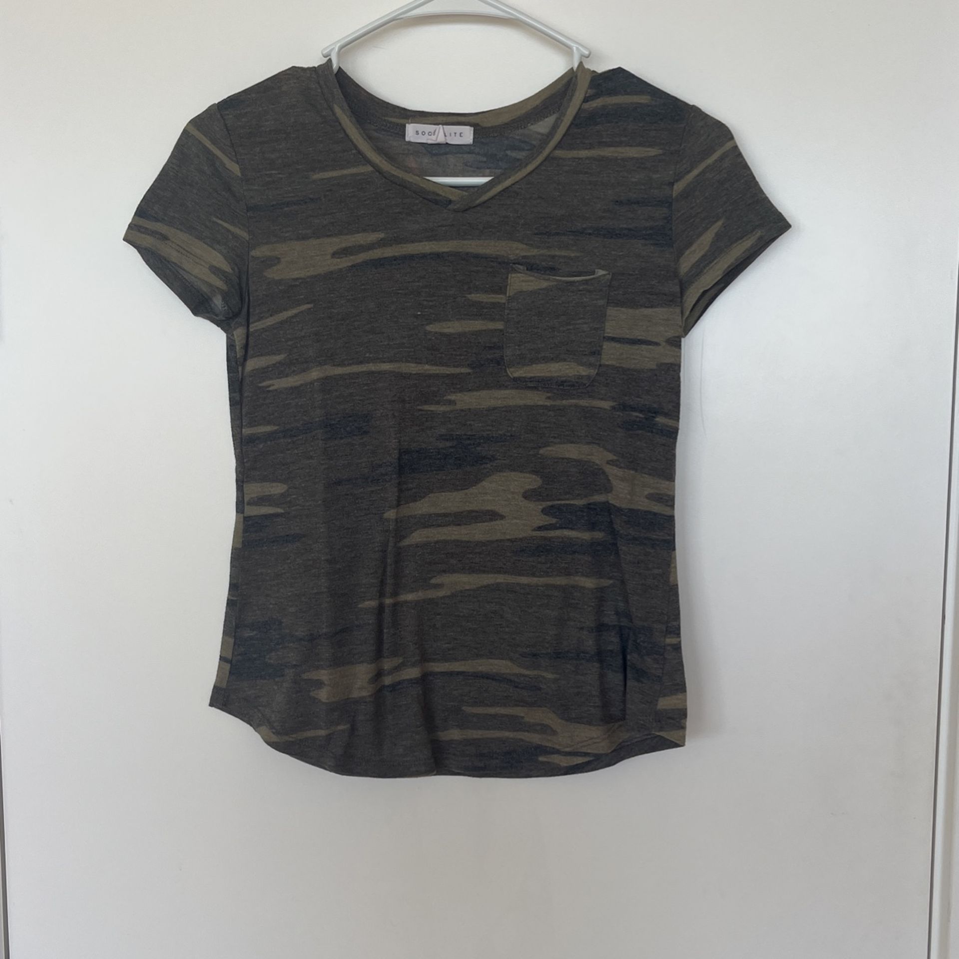 Girls Camo T-shirt ( L)