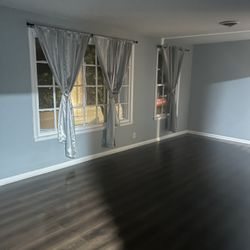 4 Bedroom And 2 Bath 2 Car Garage Backyard