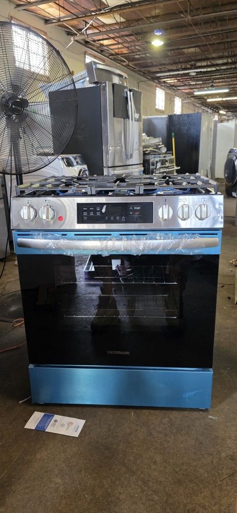 NEW FRIGIDAIRE GAS RANGE SLIDE IN STAINLESS STEEL