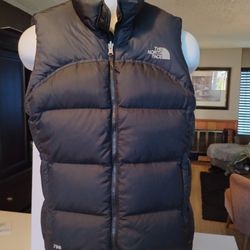 Vintage The North Face Women's Puffer 700 Goose Down Vest - Black  Size Medium. 