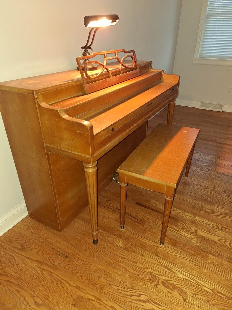 Piano - Spinnet