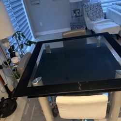 Dining Tsble with Chairs