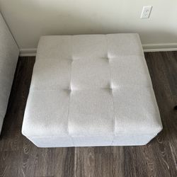 Tufted Square Ottoman