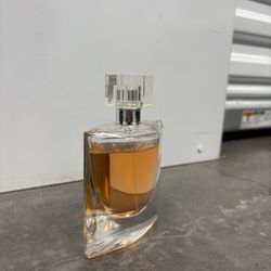 La Vie Est Belle Perfume 