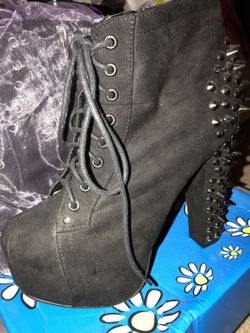 Lola Shoetique booties