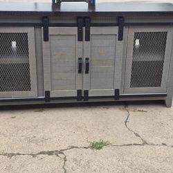 TV STAND 