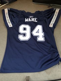 Woman’s medium Dallas jersey