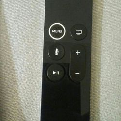 APPLE TV SIRI 4TH GENERATION REMOTE CONTROL A1962.  GOOD CONDITION