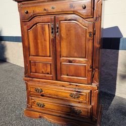 SUPER NICE ALL WOOD Armoire😃😯LOTS MORE💯ALL MUST GO ASAP🏃🏼‍♀️Make Offer&Save Now! OBO