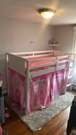 Twin size bed with bottem nook