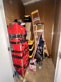STORAGE UNIT ITEMS FOR SALE