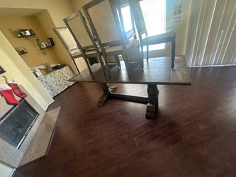 Dinning table for sale