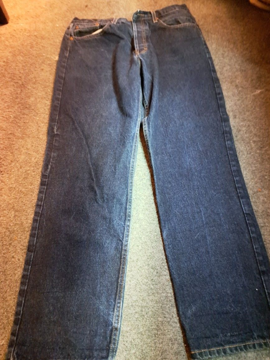 VINTAGE 1970S LEVI STRIGHT LEG BUTTON FLY JEANS