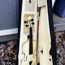 White Mendini By Cecilio Violin, 4/4 with gig case