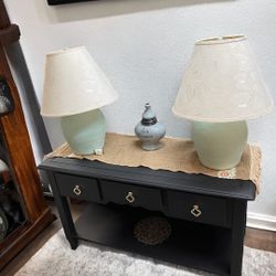 Bassett Black With Gold Accents Entryway/Sofa Table