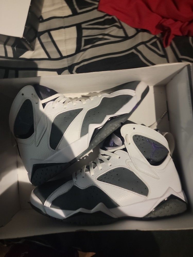 Jordan retro 7 Is there like almost new