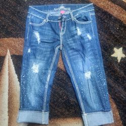 Almost Famous Size 9 Capri Jeans 